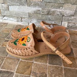 Sunflower 🌻 sandals / huraches de girasol